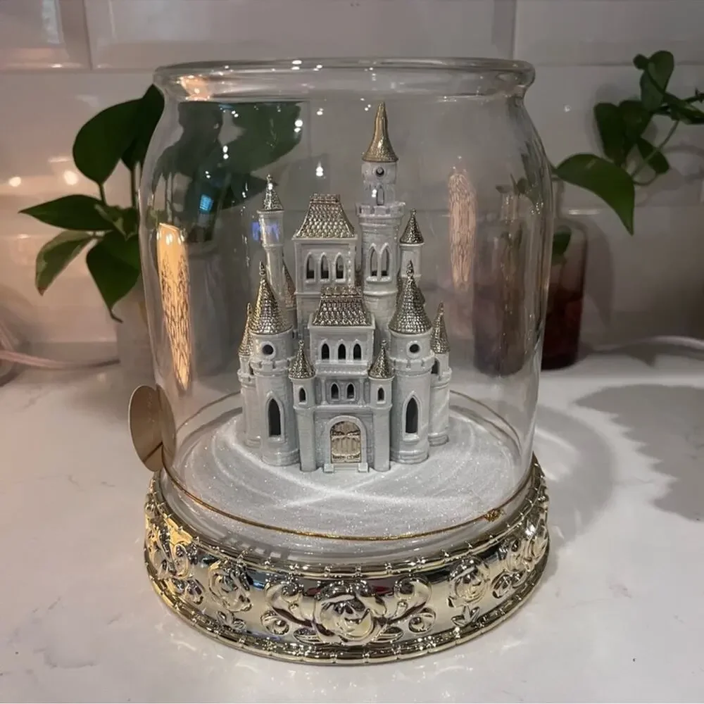 Bath & Bodyworks x Disney Cinderella’s Castle Gold Light Up Candle Holder